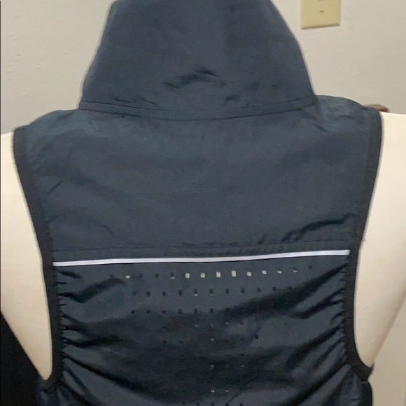 Champion Vest size M - Picture 10 of 10